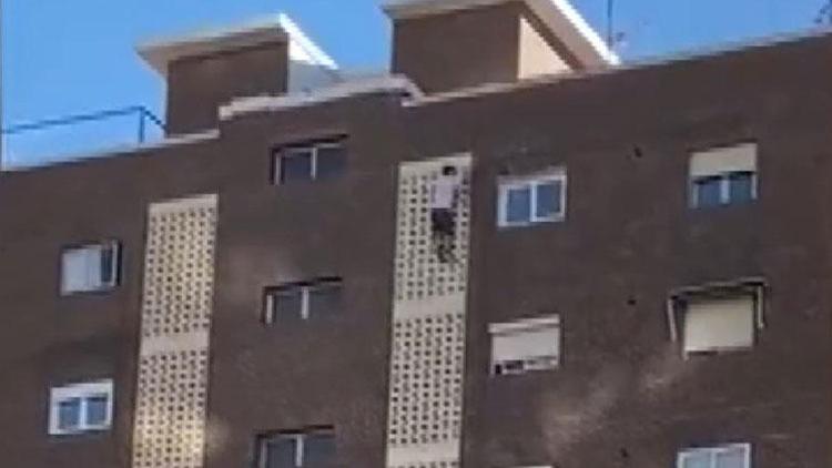 11 katlı binaya tırmandı, gözaltına alındı