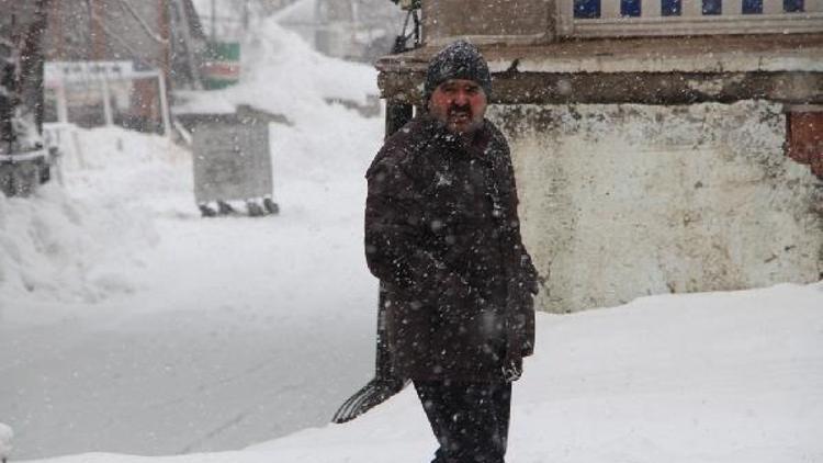 Karlıovada kar esareti, 5 gündür çocuklar okula gidemiyor