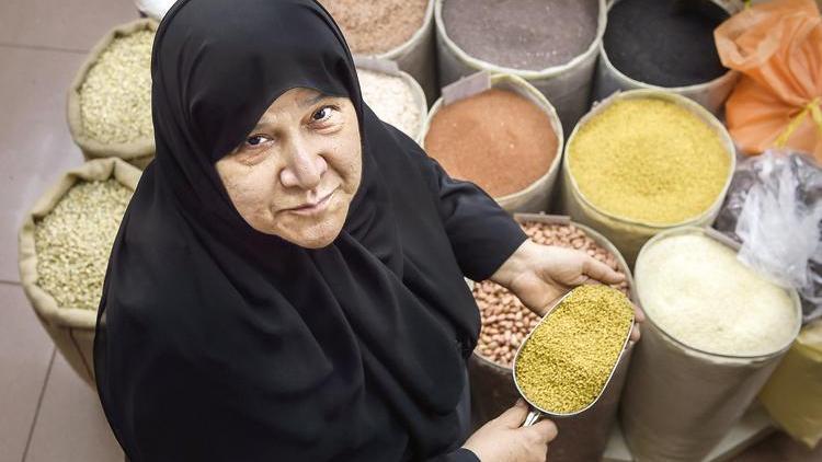 Kadınların ticaret  yapmasına karşı çıkılıyordu...Emir’in eşi dükkânına geldi ve hayatı değişti