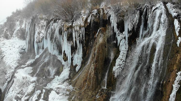 Erzincan’da kar yerini Sibirya soğuklarına bıraktı