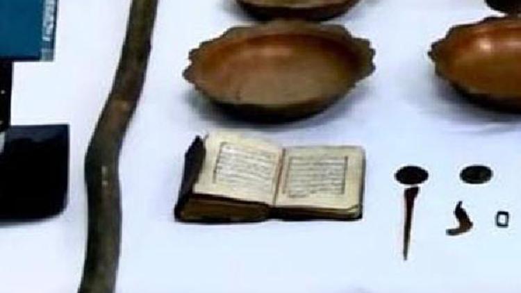 Muğlada ceylan derisi ciltli 900 yıllık el yazması Kuran ele geçirildi