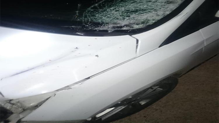 Irmak kazada öldü, sürücü kırık tampon parçalarından yakalandı