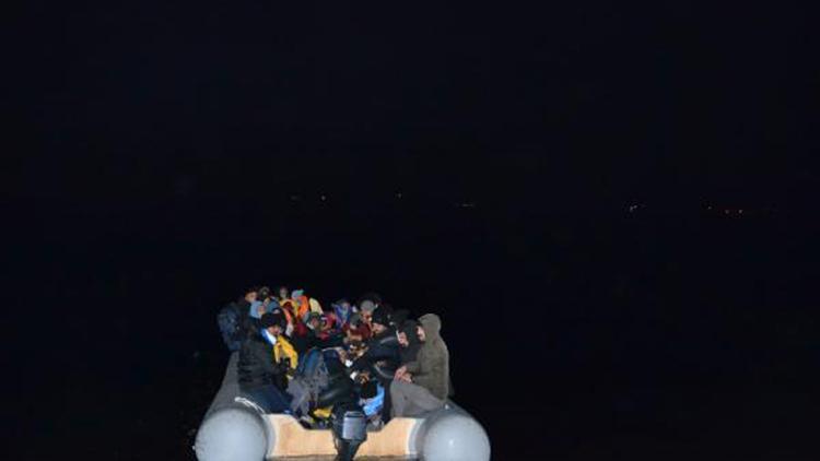Kuşadası açıklarında 64 düzensiz göçmen yakalandı
