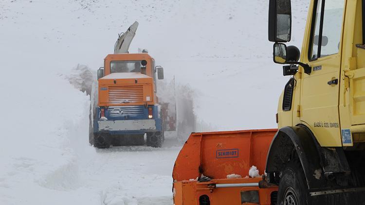 Elazığda kar nedeniyle 19 köy yolu kapalı