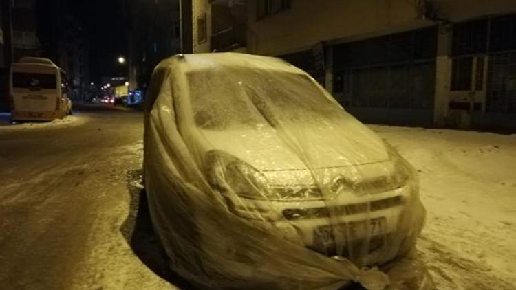 Ağrı - 22yi gördü; araçların üzerine battaniye ve kilim örtüldü