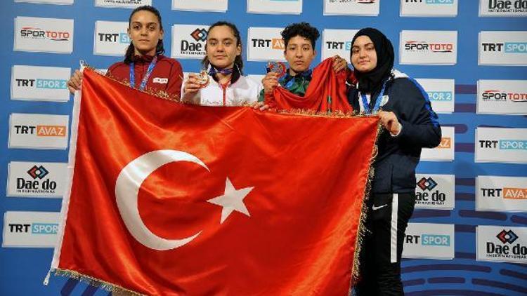 Mamak Belediyesi Taekwondo Takımı, adını dünyaya duyurdu