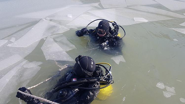 Gülistan Dokuyu bulmak için buz tutan göle dalış yaptılar