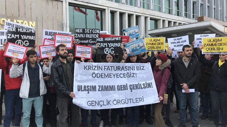 İBB önünde ulaşım zammı protestosu