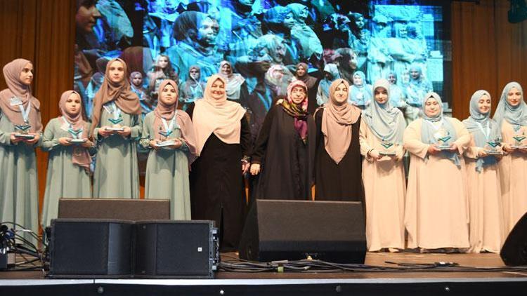 Almanya’da ‘Kadınlar 16. Kur’an-ı Kerim Tilavet Yarışması’ düzenlendi