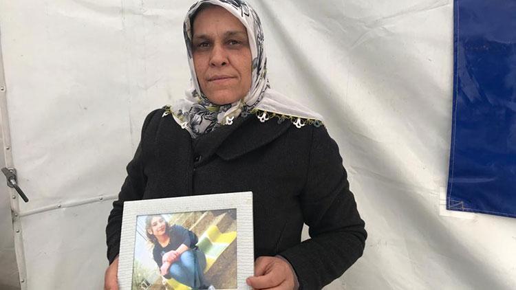Son dakika haberler... Diyarbakırda nöbet tutan bir aile daha evladına kavuştu