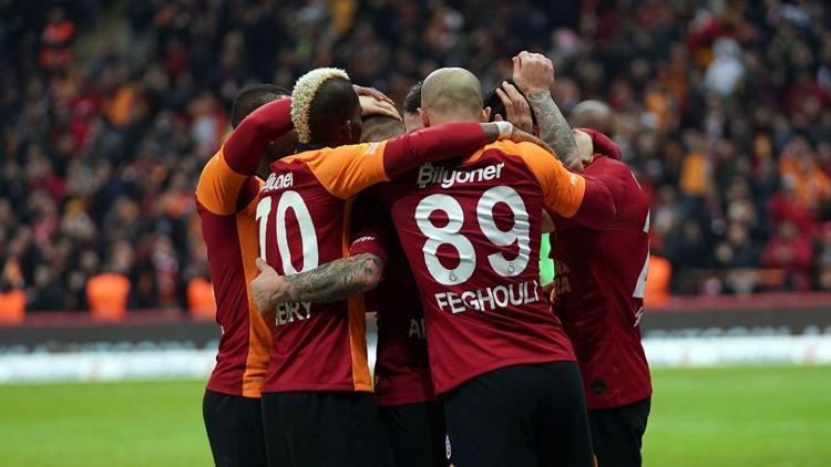 Galatasaray, ikinci yarıda farkı kapattı
