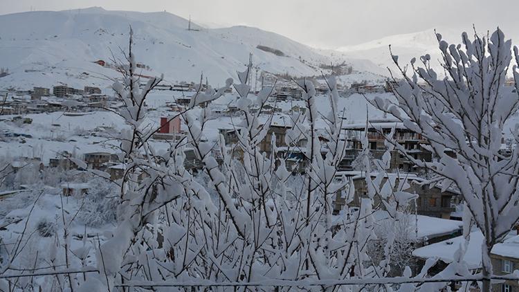 Hakkaride 271 yerleşim yeri kapandı