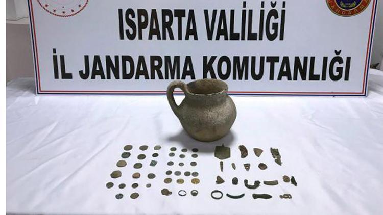 Ispartada 58 parça tarihi eser ele geçirildi; 3 gözaltı