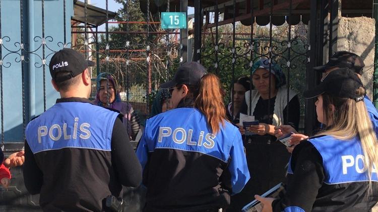 Adanada polis evleri tek tek gezdi, uyarıda bulundu