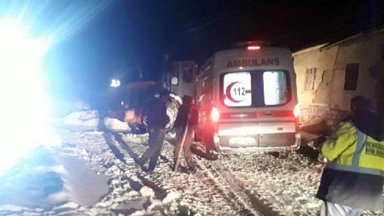 Mezra yolu açılarak hastaneye kaldırılan hamile kadının ikizleri oldu