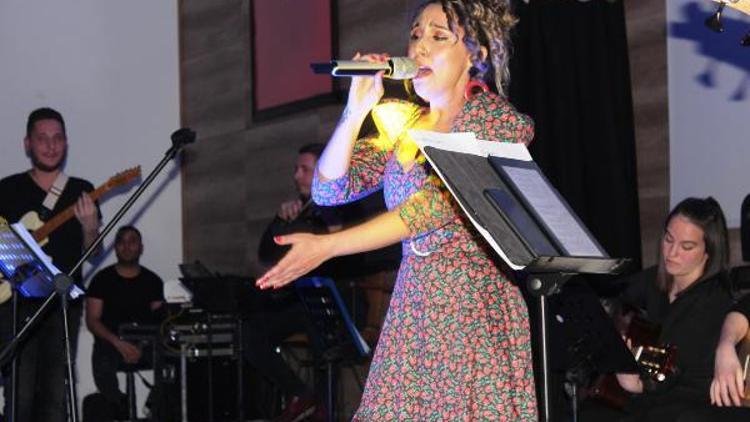 Barış Manço Alaşehirde şarkıları ile anıldı