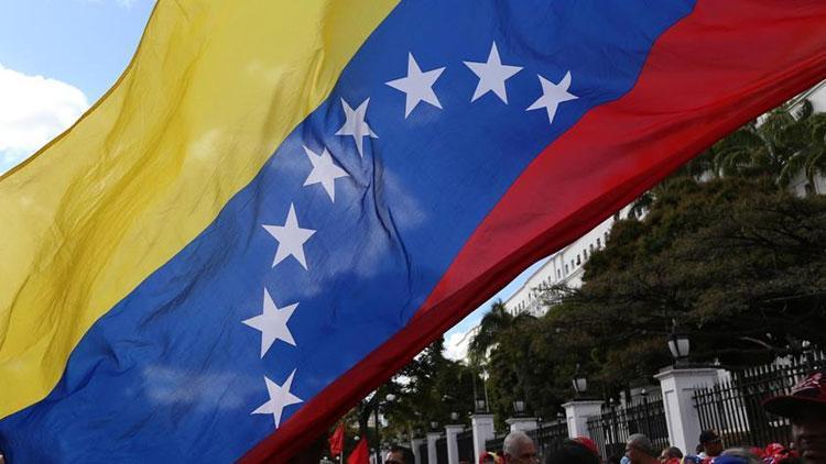 Venezuelanın petrol şirketi PDVSA yeniden yapılandırılacak