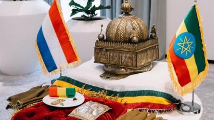 Hollanda, 3 asırlık tacı Etiyopyaya iade etti
