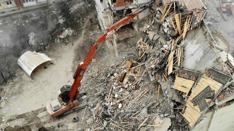 Elazığ’daki depremin ardından 920 binanın yıkımı tamamlandı