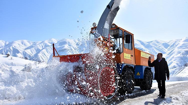 6 metre karda önce yol açtılar, şimdi genişletiyorlar