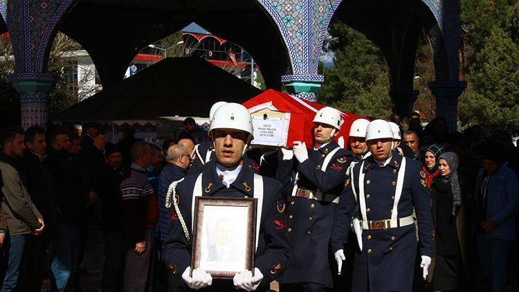 Kalp krizinden ölen uzman onbaşıya gözyaşlı veda