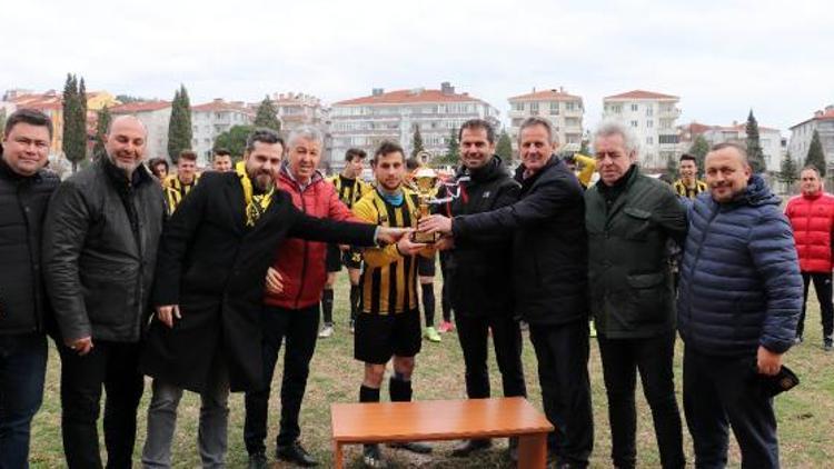 Edirne U19 Ligi şampiyonu Keşanspor, kupasını aldı