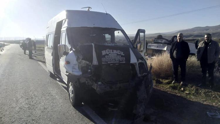 Nevşehir’de öğretmen servisi kaza yaptı: 7 yaralı