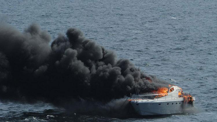 Silivrideki yat faciasında 2 kişi ölmüştü Yangını ABD savaş gemisi de müdahale etmiş