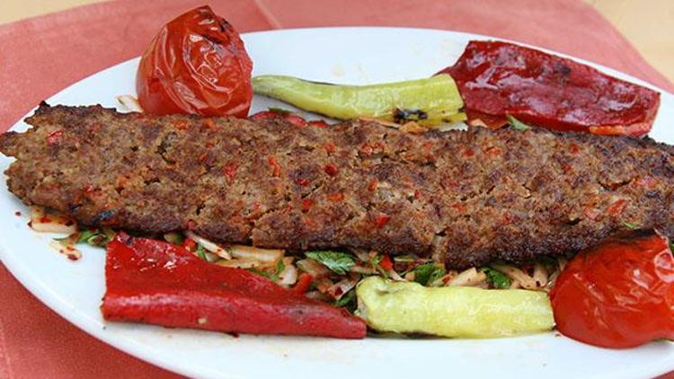 Adana kebabı nasıl yapılır? Evde adana kebabı tarifi