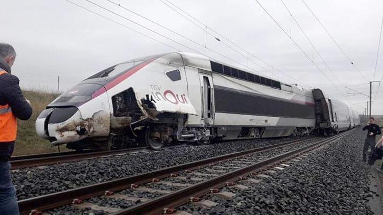 Fransa’da hızlı tren raydan çıktı: 21 yaralı