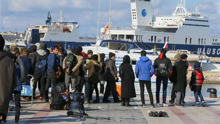 Çeşme açıklarında yardım isteyen 75 sığınmacı kurtarıldı