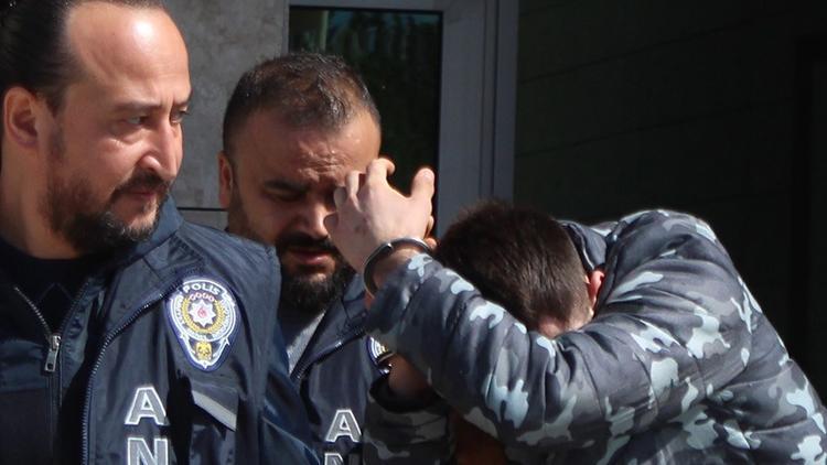 Yolda yürüyen kadın çığlık attı, polis kıskıvrak yakaladı