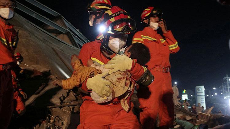 Çin’de çöken karantina otelinde 4 kişi hayatını kaybetti Kurtarılanlar arasında 2 yaşında bebek de var