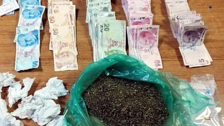 Polisin uyarısına rağmen kaçtı, otomobilinden uyuşturucu çıktı