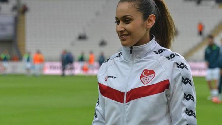 UEFA, Türk hakem Neslihan Muratdağını Avrupa Kadınlar Futbol Şampiyonasında görevlendirdi