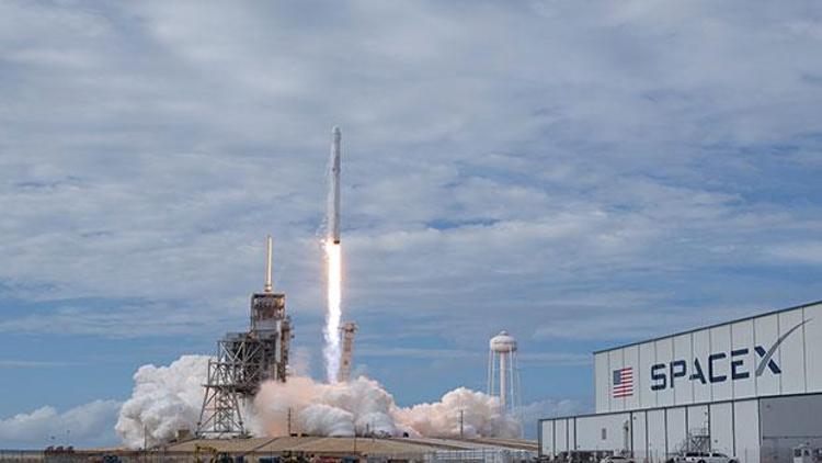 SpaceXin kargo mekiği Uluslararası Uzay İstasyonuna ulaştı