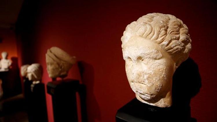 Antalya Müzesinde 48 yıldır sergilenen portre heykelin Sappho olduğu belirlendi