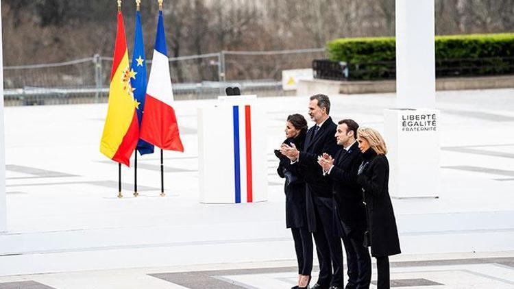 Fransa terör kurbanlarını andı