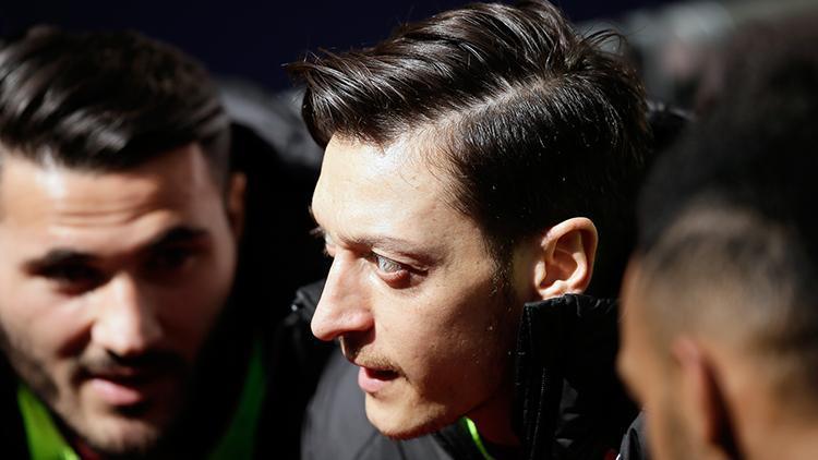 Mesut Özilden corona virüs açıklaması