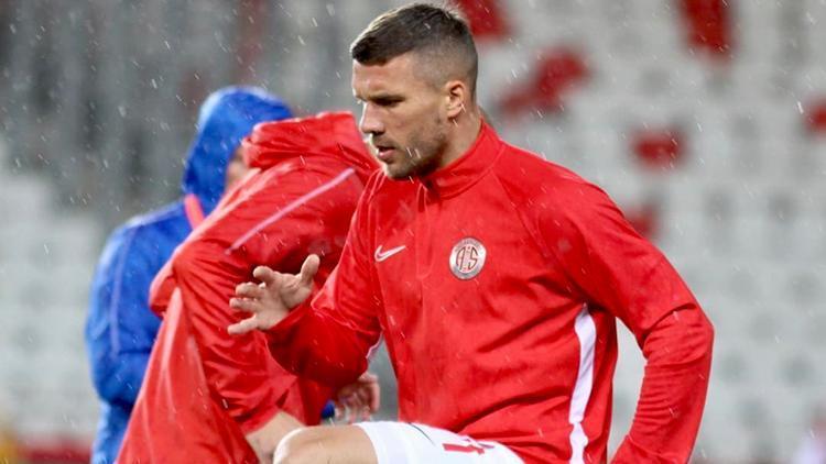 Lukas Podolski: Çok güzel bir ülkeniz var, corona virüsü...