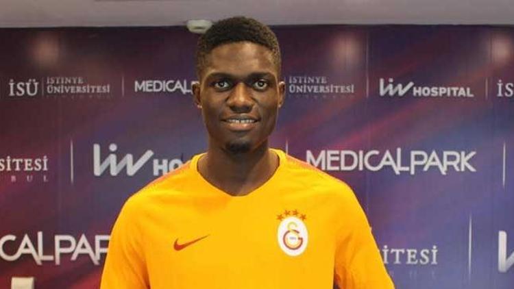 Galatasarayın futbolcusu Valentine Ozornwafor, corona virüs nedeniyle kendini izole etti