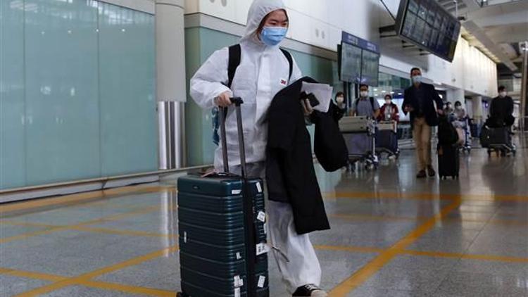 Hong Kong yurt dışından gelen tüm yolcuları karantinaya alacak