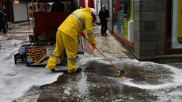 Trabzonda sokaklar çamaşır suyu ile yıkanıyor