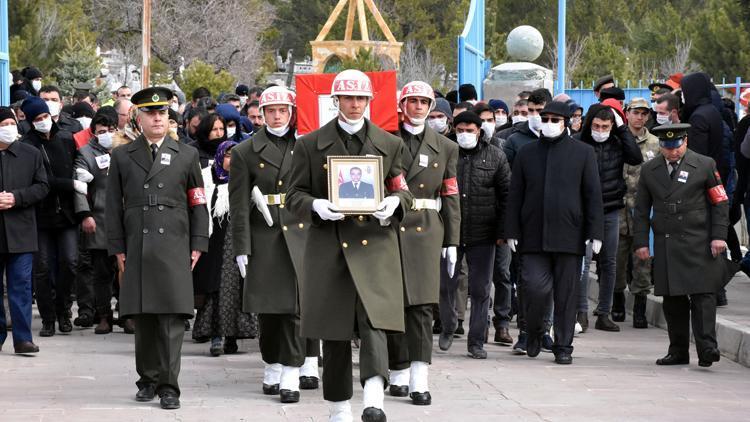 Şehit Uzman Onbaşı Ramazan Nayir, son yolculuğuna uğurlandı