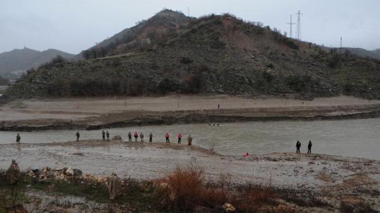 Munzur Nehrinde kaybolan uzman çavuşu arama çalışmalarında 4üncü gün