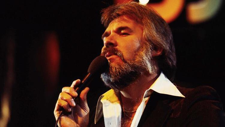 Country müzik efsanesi Kenny Rogers hayatını kaybetti