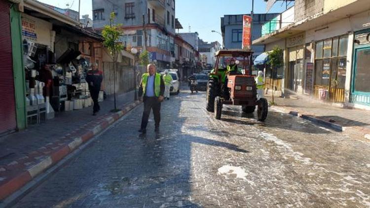 Kadirli cadde ve sokakları yıkanarak dezenfekte edildi