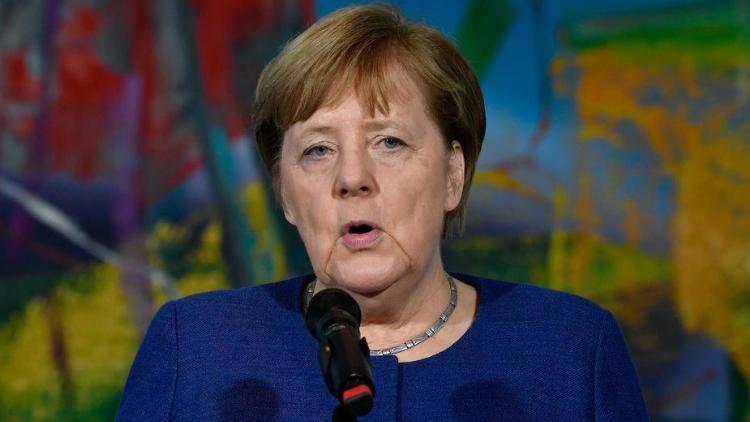 Angela Merkelin karantina günleri başladı