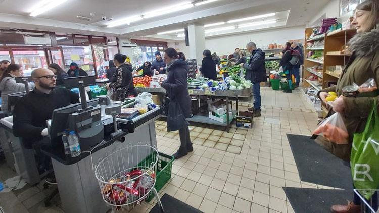 İngiltere’deki Türk mahallesi yasağa rağmen hareketli