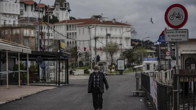 Adalarda koronavirüs sessizliği... Sokaklar boş, dükkanlar kapalı